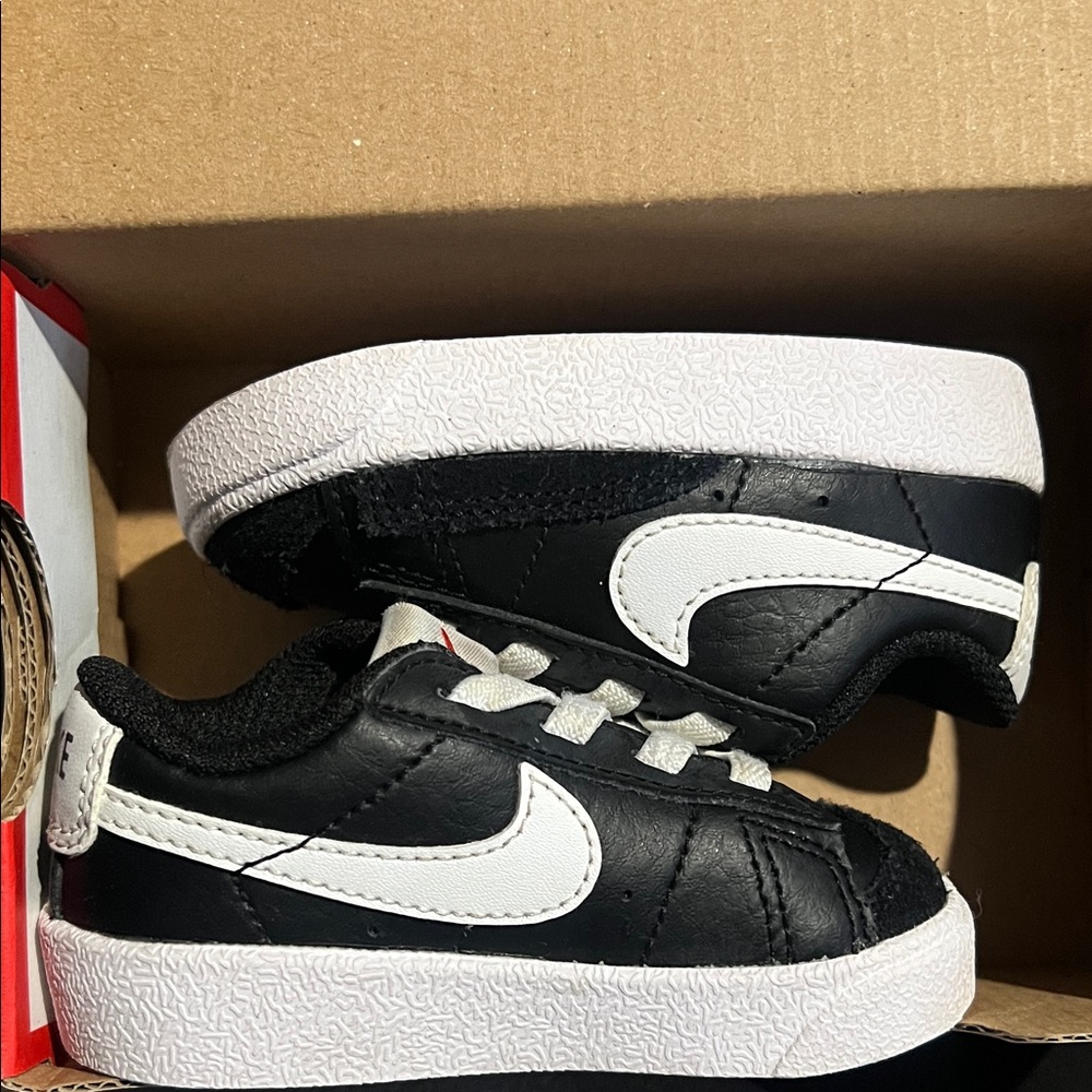 Nike Kids Black and White Sneakers